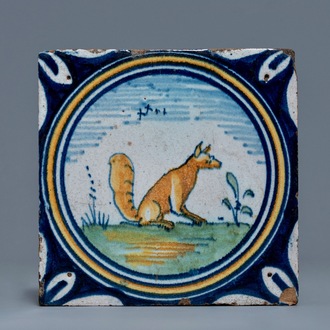 Un carreau en majolique polychrome à décor d'un renard, fin du 16ème